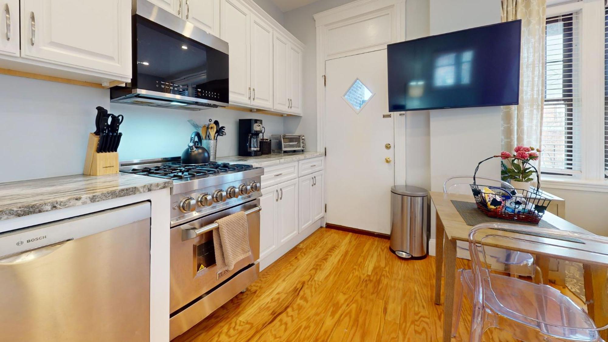 Apartmán Sunny,Cozy,Near Bc,Bu,Boston,Mbta Exteriér fotografie