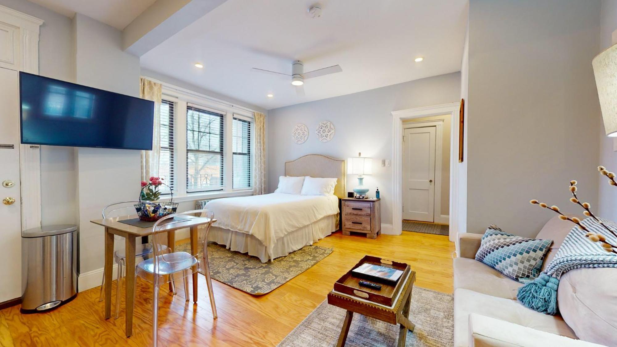 Apartmán Sunny,Cozy,Near Bc,Bu,Boston,Mbta Exteriér fotografie